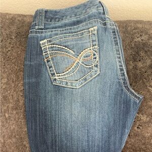Women crop / capris  jeans
Size 9/10 Regular